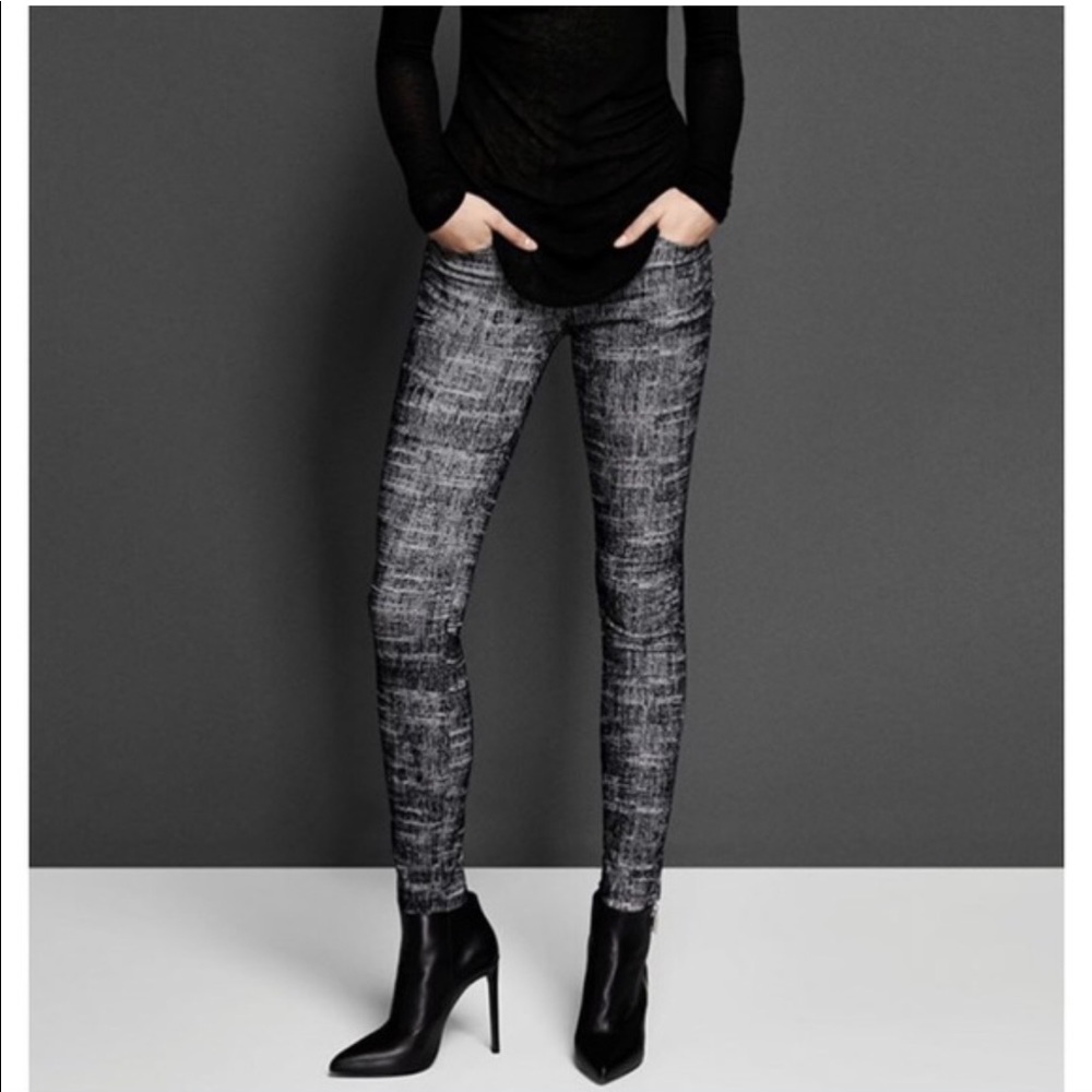 J Brand Super Skinny Jeans in Fog